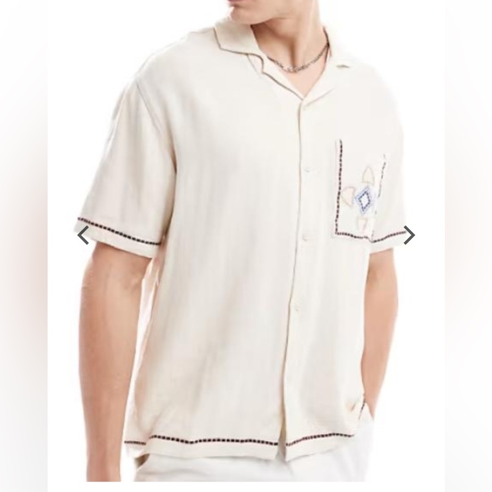 Bershka Short Sleeve abstract embroidered shirt in ecru L‎